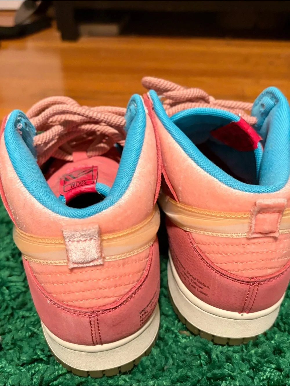 Nike Dunk x social status collab